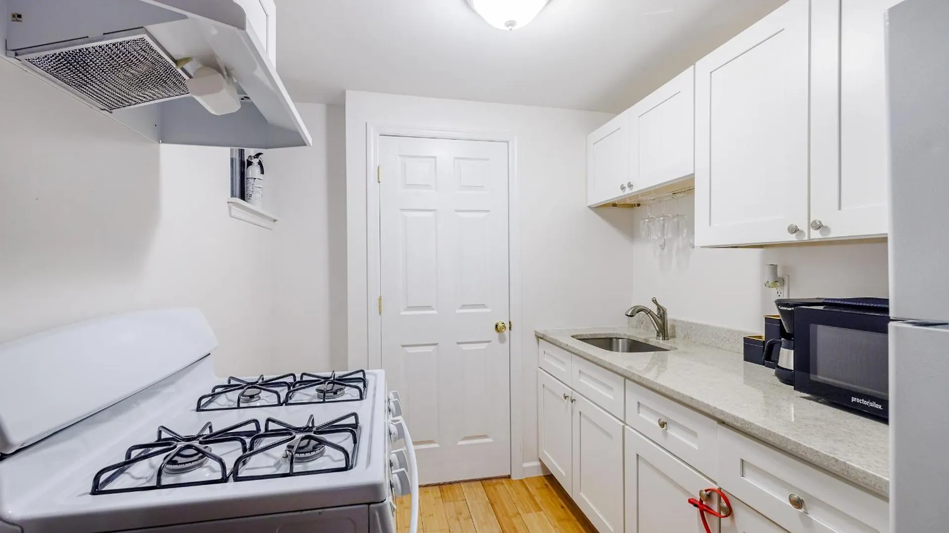 Experience The Vibrant Energy Of City Living Daire New York ABD