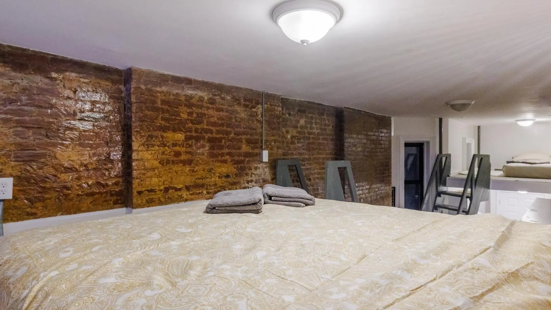 Experience The Vibrant Energy Of City Living Daire New York 0*,