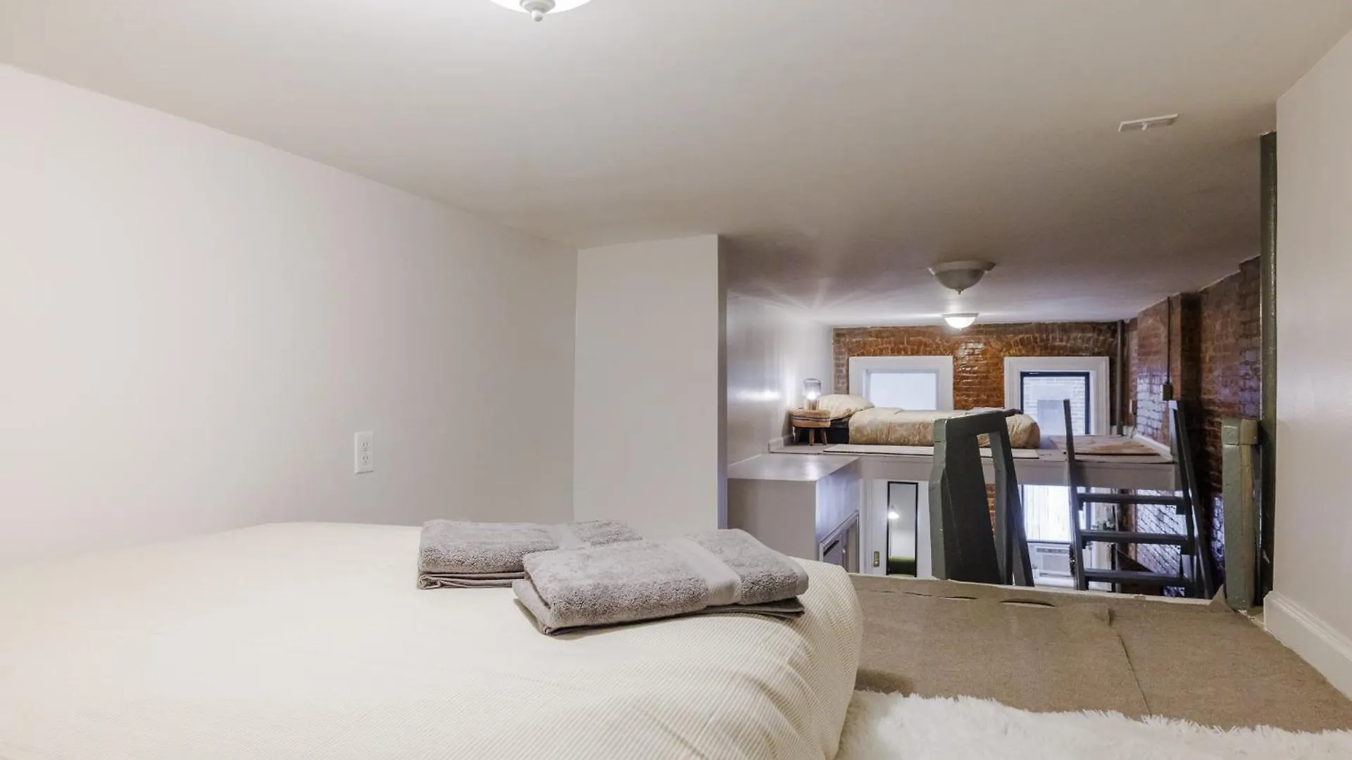 Experience The Vibrant Energy Of City Living Lejlighed New York